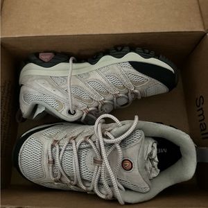 Brand new Merrell Vibram shoes